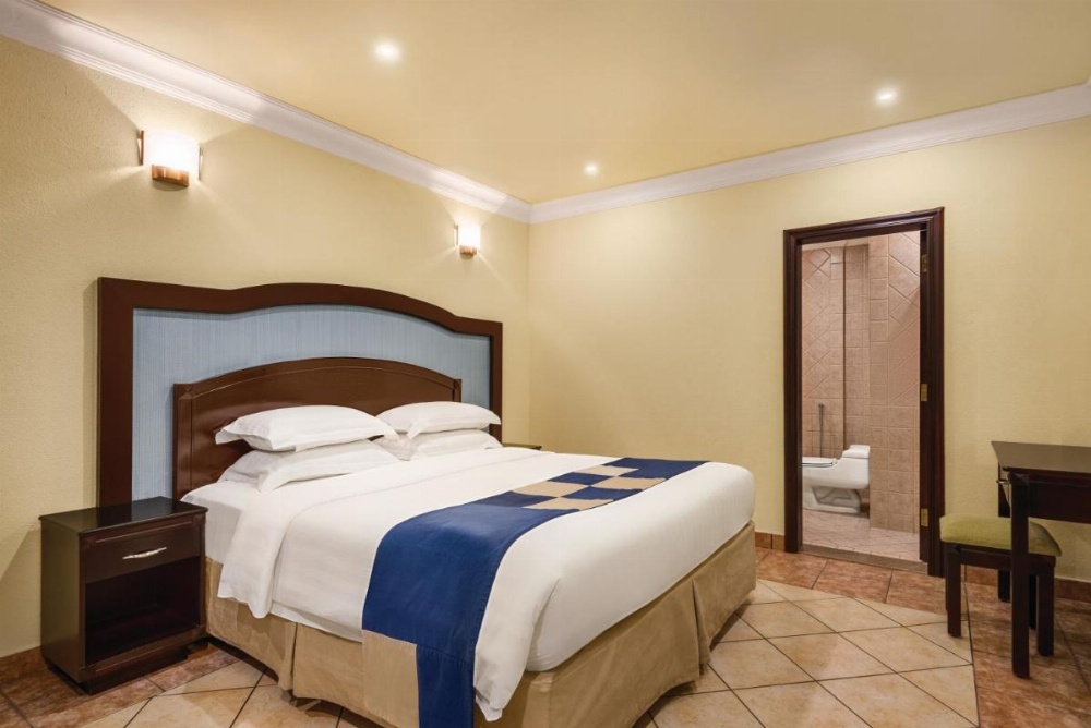 Room image 4